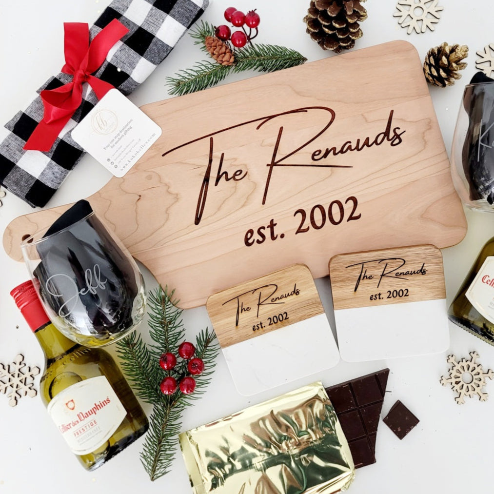 Crafted from rich cherry wood, our personalized cutting board is a gift that will be treasured for years to come. The simple yet sophisticated engraving of names and a date makes it a timeless keepsake for weddings, housewarmings, or a meaningful expression of family bonds.
