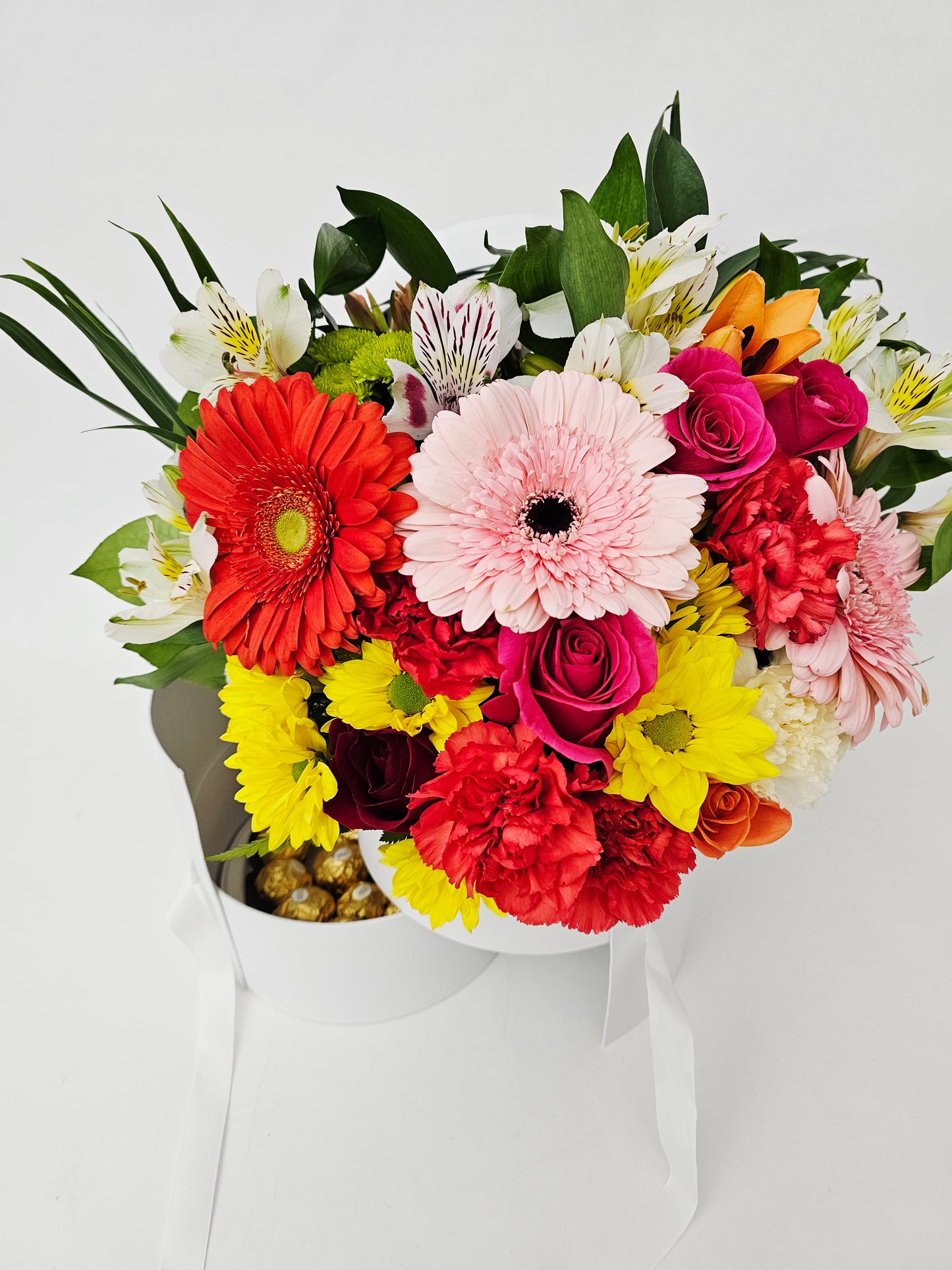 Luxury Round two-drawer flower / Ferrero Rocher Chocolate gift box