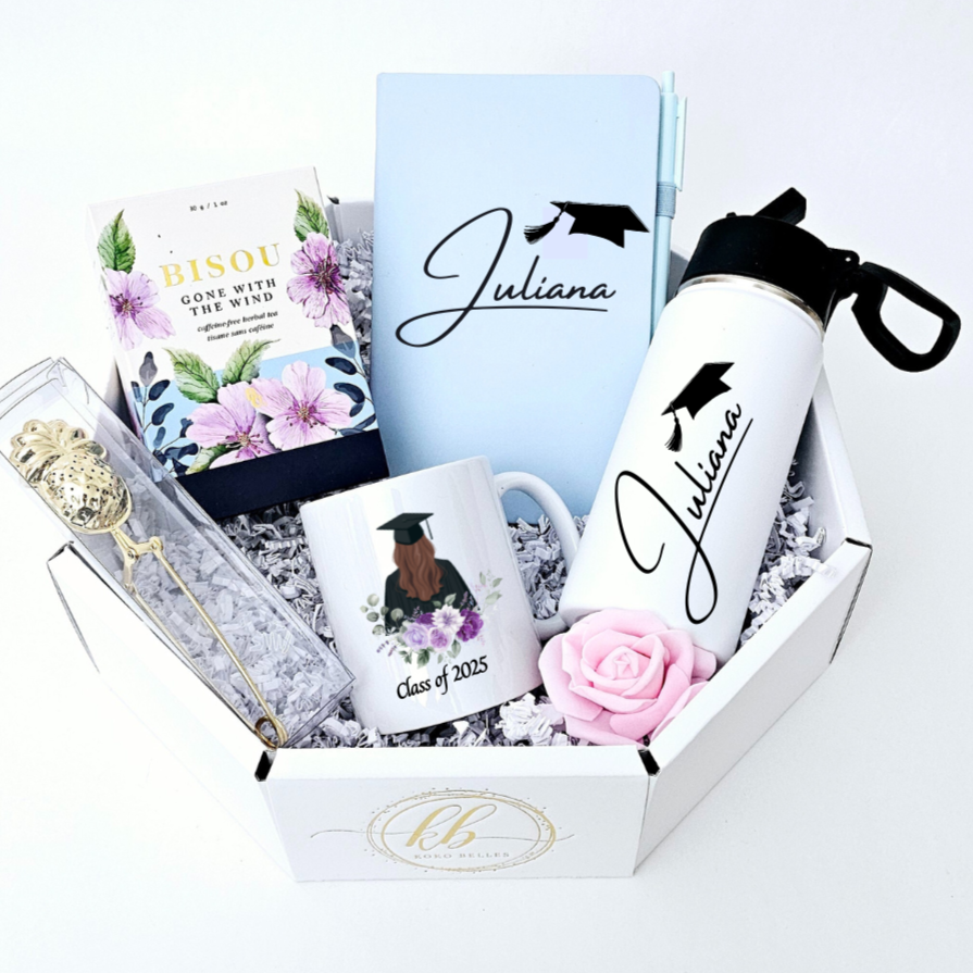 Caja de graduación con productos personalizados lista para regalar